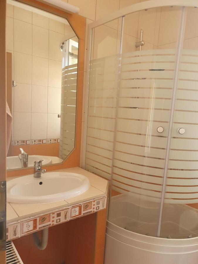Maja Apartmanhaz バラトンレッレ エクステリア 写真